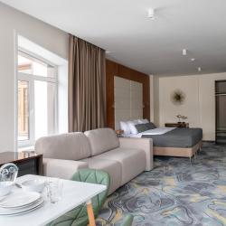 Фото V hotel & Rooftop lounge (В отель)