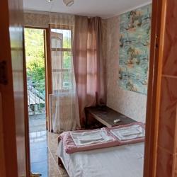 Номер стандарт с 1 односпальной и 1 двуспальной кроватью