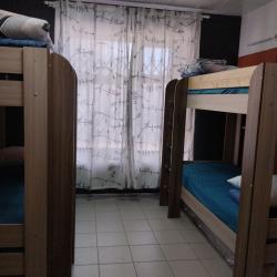 Кровать в 4-местном общем мужском номере (удобства на этаже)