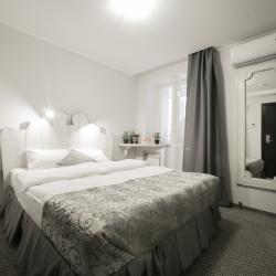 Номер эконом с 1 двуспальной кроватью