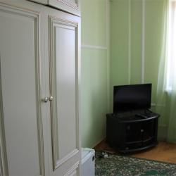 Номер эконом с 2 односпальными кроватями (без окна)
