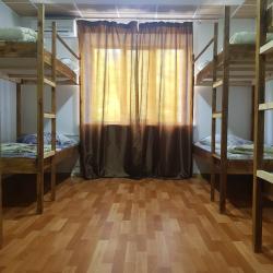 Кровать в 18-местном общем номере (удобства на этаже)