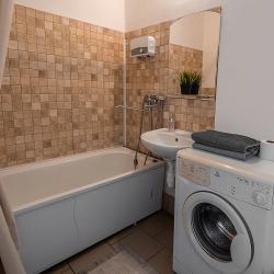Фото Апартаменты на улице им. Генерала Трошева 35