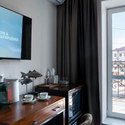 Фото V hotel & Rooftop lounge (В отель)