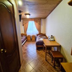 Номер стандарт с 2 односпальными кроватями (с завтраком)