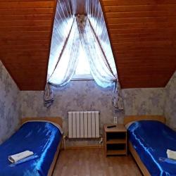 Номер эконом с 3 односпальными кроватями (мансарда)
