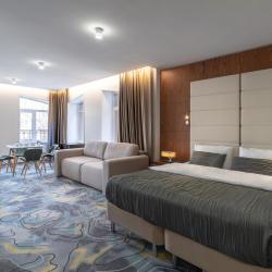 Фото V hotel & Rooftop lounge (В отель)