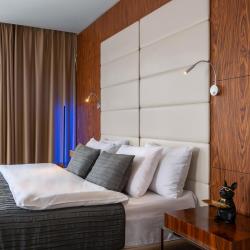 Фото V hotel & Rooftop lounge (В отель)