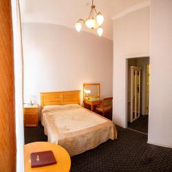 Номер стандарт с 1 двуспальной кроватью