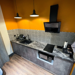 Номер стандарт с 1 двуспальной кроватью Yellowroom