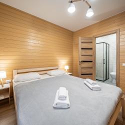 Коттеджи у озера  с 2-мя спальнями (100 кв.м.)