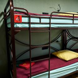 Кровать в 6-местном общем номере Литва (общие удобства)