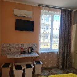 Номер стандарт с 1 двуспальной и 1 двухъярусной кроватью