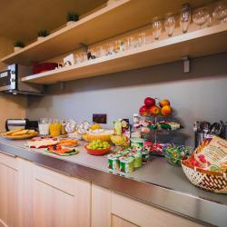 Фото Отель Rooms and Breakfast (Румс энд Брэкфаст)