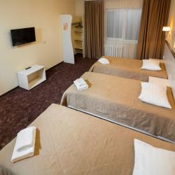 Номер стандарт семейный с 3 односпальными кроватями (без окна)