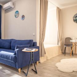Фото Отель LovelyHome 39 (ЛавлиХоум 39) на улице Комсомольская 64