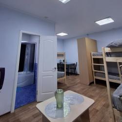 Кровать в 7-местном общем мужском номере