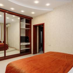 2-местный номер полулюкс с 1 двуспальной кроватью