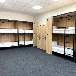 Кровать в 12-местном общем номере