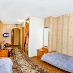 Номер стандарт с 2 односпальными кроватями (с пансионом)