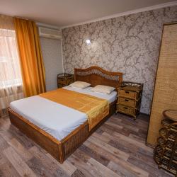 Номер стандарт семейный с 1 двуспальной кроватью