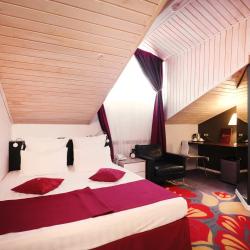 Номер стандарт с 1 двуспальной кроватью (мансарда)