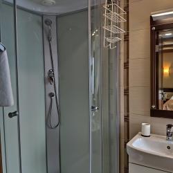 Номер эконом с 1 двуспальной кроватью (мансарда)