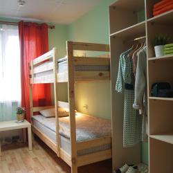 Кровать в 8-местном общем мужском номере (удобства на этаже)