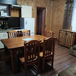 Коттедж стандарт с 1 односпальной и 2 двуспальными кроватями