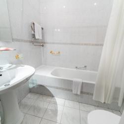 Номер полулюкс с 1 двуспальной кроватью