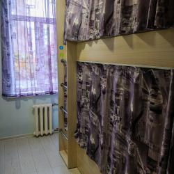 Кровать в 4-местном общем женском номере