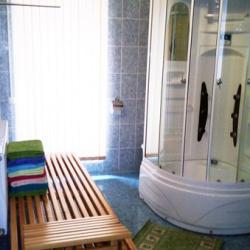 Коттедж стандарт с 2 односпальными и 3 двуспальными кроватями