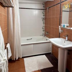Номер люкс двухуровневый с видом на озеро (Alira Palace)