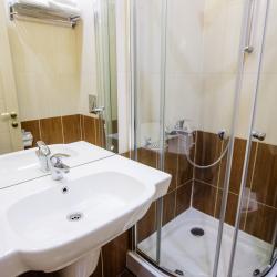 Номер стандарт с 1 двуспальной кроватью и балконом
