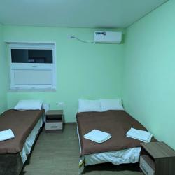 Комната стандарт с 1 односпальной и 1 двуспальной кроватью