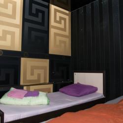 Кровать в 7-местном общем мужском номере