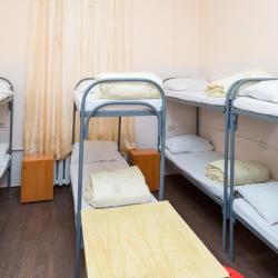 Кровать в 6-местном общем мужском номере