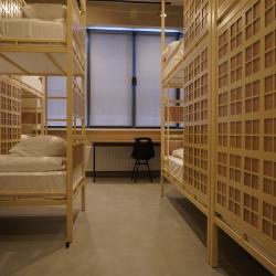 Кровать в 10-местном общем мужском номере №312