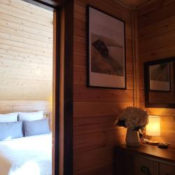 2-комнатный коттедж премиум с 3 односпальными и 1 двуспальной кроватью (мансарда)