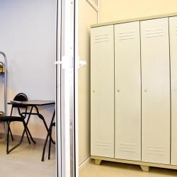 Кровать в 4-местном общем номере с двухъярусными кроватями