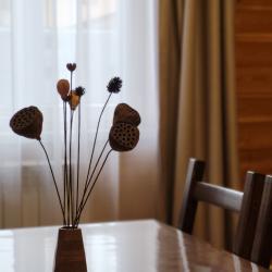 2-комнатный коттедж премиум с 3 односпальными и 1 двуспальной кроватью (мансарда)