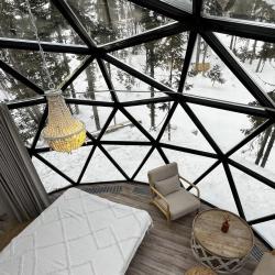 Стеклянный купольный дом