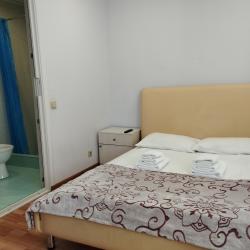 Номер стандарт эконом с 1 двуспальной кроватью