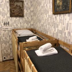 Кровать в общем номере