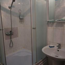 Кровать в 2-местном общем номере (общие удобства)