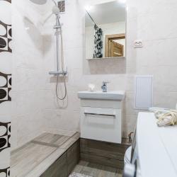 Фото Отель LetoApart (ЛетоАпарт) на улице Исаева 13