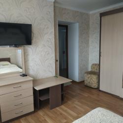 Номер стандарт с 1 двуспальной кроватью (с завтраком)