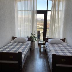 2-местный номер эконом с балконом (общие удобства)