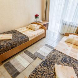 Номер стандарт с 2 односпальными кроватями (без кондиционера)