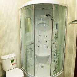 Номер полулюкс с 1 двуспальной кроватью (с завтраком)